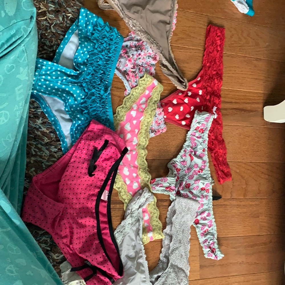 Thong bundle with two bonus hiphuggers